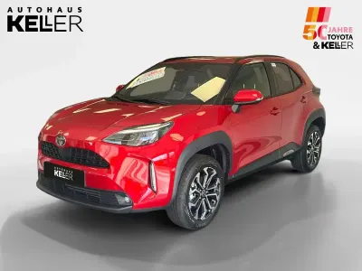 Neu Toyota Yaris Cross 131 PS (96 kW) 2026 Karminarot SUV