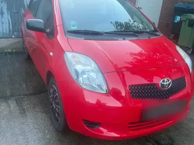 Gebraucht Toyota Yaris 68 PS (50 kW) 2007 Rot Kleinwagen