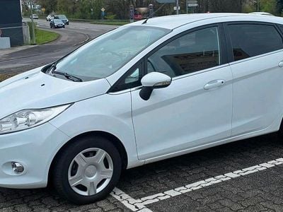Second-hand Ford Fiesta 96 CP (70 kW) 2011 Alb Berlinǎ