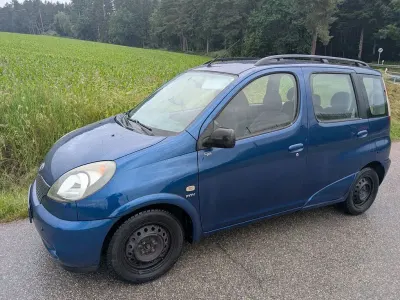 Gebraucht Toyota Yaris Verso Sol 86 PS (63 kW) 2001 Blau Van / Kleinbus