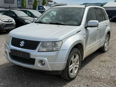 Usata Suzuki Grand Vitara Comfort 129 CV (94 kW) 2006 Grigio SUV