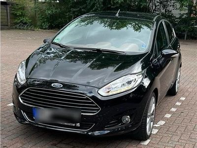 Schwarz Gebraucht 2014 Ford Fiesta Kleinwagen | 13.500 €