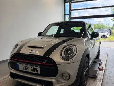Gebraucht Mini John Cooper Works 211 PS (155 kW) 2015 Silber Kleinwagen