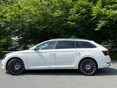 Gebraucht Skoda Superb 150 PS (110 kW) 2019 Weiß Kombi
