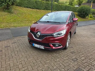 Gebraucht Renault Scénic Experience 116 PS (85 kW) 2017 Rot Van / Kleinbus