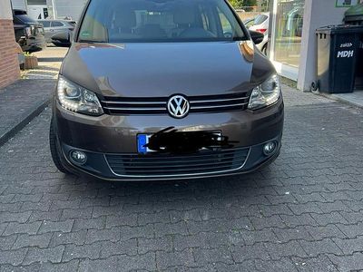 Braun Gebraucht 2012 VW Touran Highline Van / Kleinbus | 8.500 € (Fairer Preis)