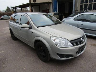 Używany Opel Astra Edition 90 KM (66 kW) 2008 Beżowy Sedan/Limuzyna