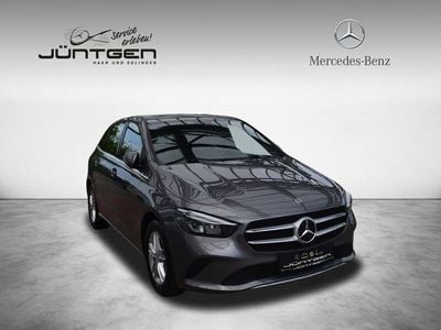 Gebraucht Mercedes B180 Business 116 PS (85 kW) 2019 Grau Van / Kleinbus