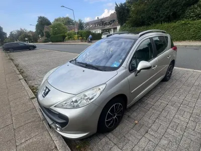 Gebraucht Peugeot 207 75 PS (55 kW) 2008 Silber Limousine