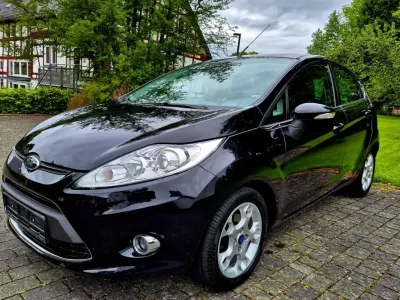 Gebraucht Ford Fiesta Titanium 81 PS (59 kW) 2011 Schwarz Kleinwagen