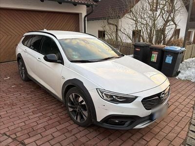 Weiß Gebraucht 2018 Opel Insignia Ultimate Kombi | 15.900 € (Fairer Preis)