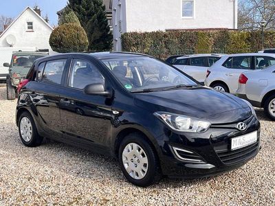 Gebraucht Hyundai i20 Edition 86 PS (63 kW) 2014 Schwarz Kleinwagen