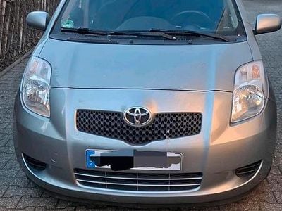 Gebraucht Toyota Yaris 87 PS (63 kW) 2007 Silber Kleinwagen