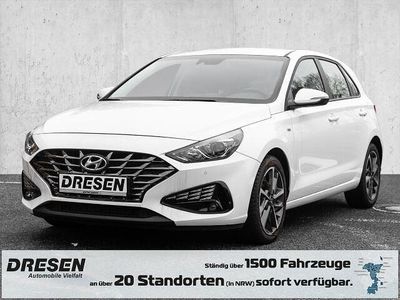 Gebraucht Hyundai i30 Trend 120 PS (88 kW) 2022 Weiss Limousine