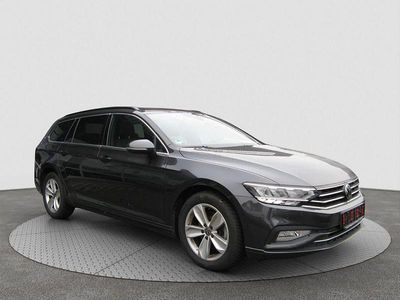 Mangangrau metallic (metallic) Gebraucht 2023 VW Passat Kombi | 34.999 € (Etwas zu teuer)
