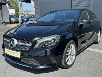 Używany Mercedes A180 109 KM (80 kW) 2016 Czarny Sedan/Limuzyna