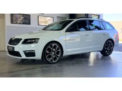 Gebraucht Skoda Octavia RS 184 PS (135 kW) 2016 Bila laser/laser white Kombi