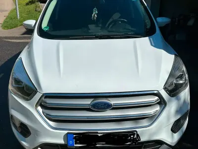 Gebraucht Ford Kuga Titanium 150 PS (110 kW) 2018 Weiß SUV