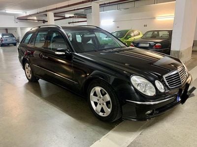 Gebraucht Mercedes E220 Classic 150 PS (110 kW) 2005 Schwarz Kombi