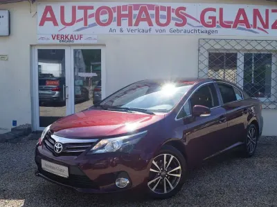 Gebraucht Toyota Avensis Edition 147 PS (108 kW) 2013 Dark red mica Limousine