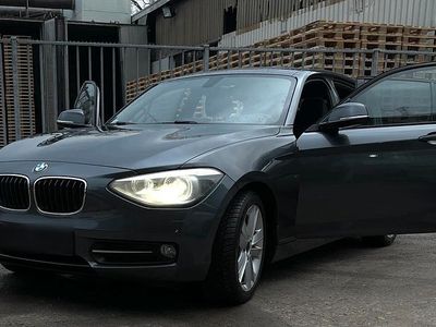 Gebraucht BMW 118 Sport Line 143 PS (105 kW) 2011 Silber Kleinwagen