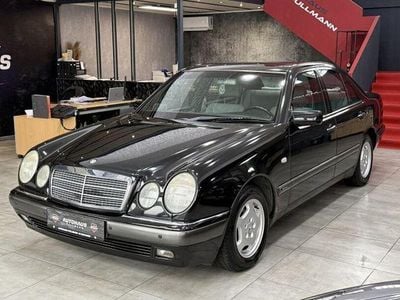 Gebraucht Mercedes E240 Elegance 170 PS (125 kW) 1997 Schwarz Limousine