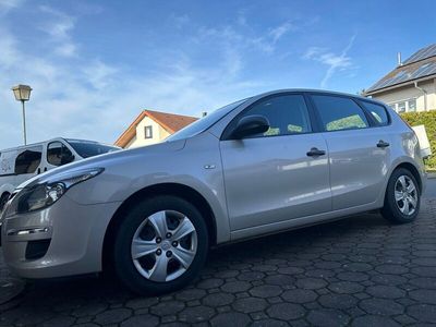 gebraucht Hyundai i30 cw TÜV neu, 8 fach bereift, Bremsen neu!