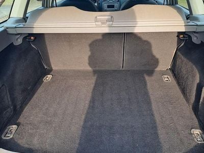 Grau Gebraucht 2008 Ford Focus Titanium Kombi | 2.250 € (Guter Preis)