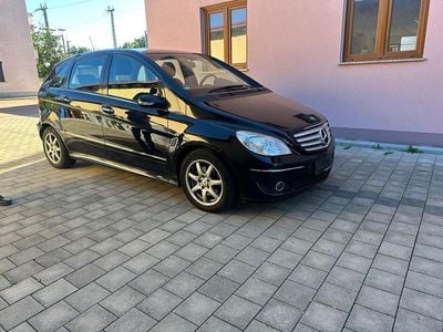Mercedes B180