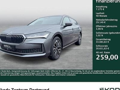 Grau Gebraucht 2025 Skoda Superb Selection Kombi | 36.424 € (Superpreis)
