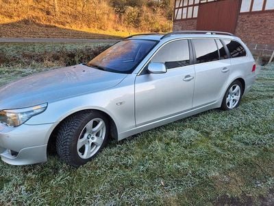 Silber Gebraucht 2007 BMW 530 Sport Line Kombi | 9.000 € (Teuer)