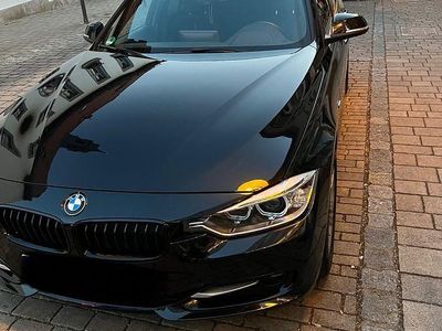 Gebraucht BMW 320 Sport Line 184 PS (135 kW) 2013 Schwarz Kombi