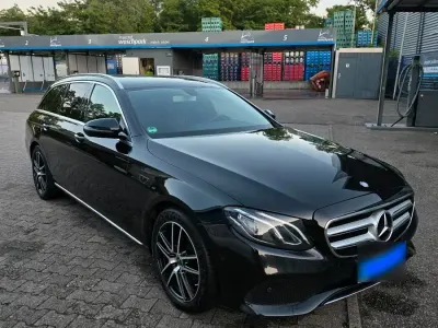 Gebraucht Mercedes E220 Avantgarde 194 PS (142 kW) 2017 Schwarz Kombi