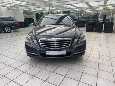 Usata Mercedes E200 136 CV (100 kW) 2011 Grigio Station wagon
