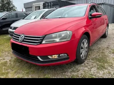 Gebraucht VW Passat 105 PS (77 kW) 2011 Rot Kombi