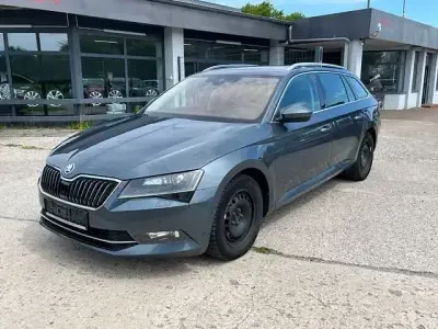 Gebraucht Skoda Superb Style 150 PS (110 kW) 2017 Grau Kombi