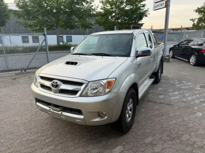 Gebraucht Toyota HiLux SR5 120 PS (88 kW) 2008 Silber Pickup