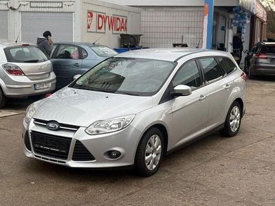 Silber Gebraucht 2013 Ford Focus Trend Limousine | 2.390 € (Guter Preis)