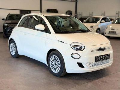 Second-hand Fiat 500e 86 kW (118 CP) 2023 Alb Berlinǎ