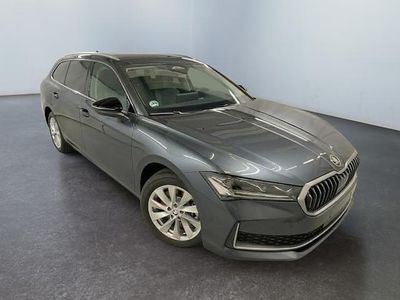 Neu Skoda Superb SportLine 193 PS (141 kW) 2026 5x  graphite grey met. Kombi