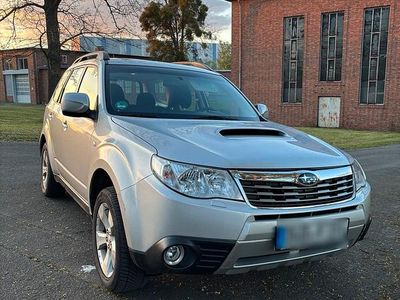 Begagnad Subaru Forester 147 HK (108 kW) 2011 Silver SUV