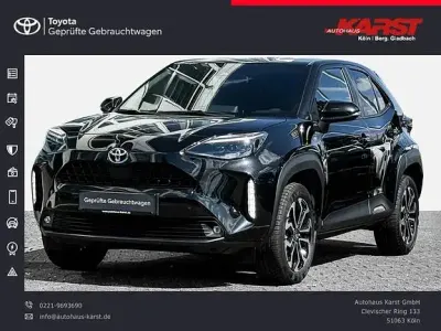 Gebraucht Toyota Yaris Connect Style 116 PS (85 kW) 2023 Mysticschwarz mica Kleinwagen