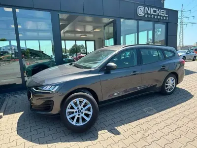 Gebraucht Ford Focus Titanium 120 PS (88 kW) 2022 Grau Kombi