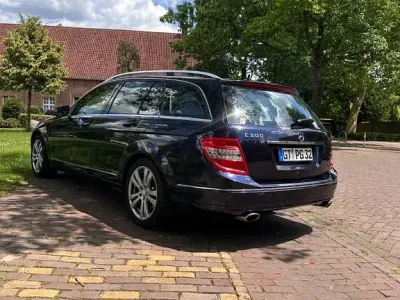 Gebraucht Mercedes C300 Avantgarde 231 PS (169 kW) 2010 Blau Kombi