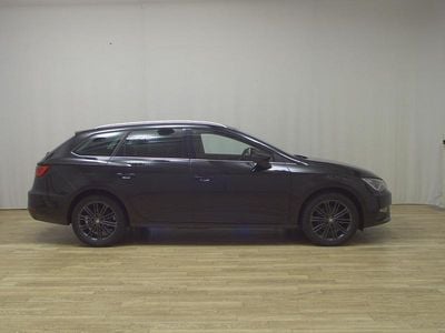 Mitternachtsschwarz Gebraucht 2019 Seat Leon ST XCELLENCE Kombi | 12.780 € (Guter Preis)