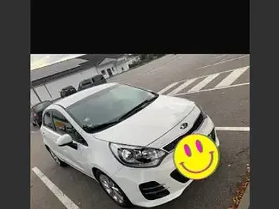 Gebraucht Kia Rio DREAM-TEAM Edition 109 PS (80 kW) 2016 Weiß Kleinwagen