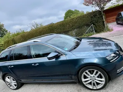 Gebraucht Skoda Octavia Premium Edition 150 PS (110 kW) 2019 Grau Limousine
