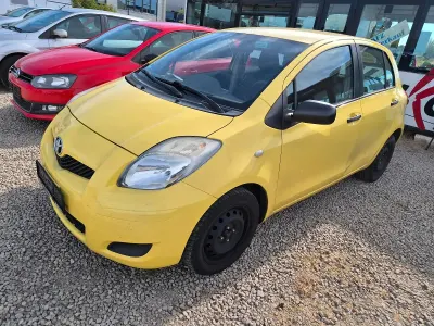 Gebraucht Toyota Yaris Cool 69 PS (50 kW) 2010 Gelb Kleinwagen