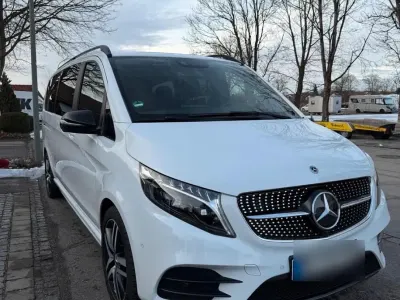 Gebraucht Mercedes V300 237 PS (174 kW) 2023 Weiß Van / Kleinbus