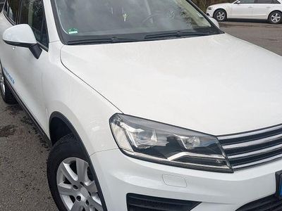Gebraucht VW Touareg 204 PS (150 kW) 2017 Weiß SUV